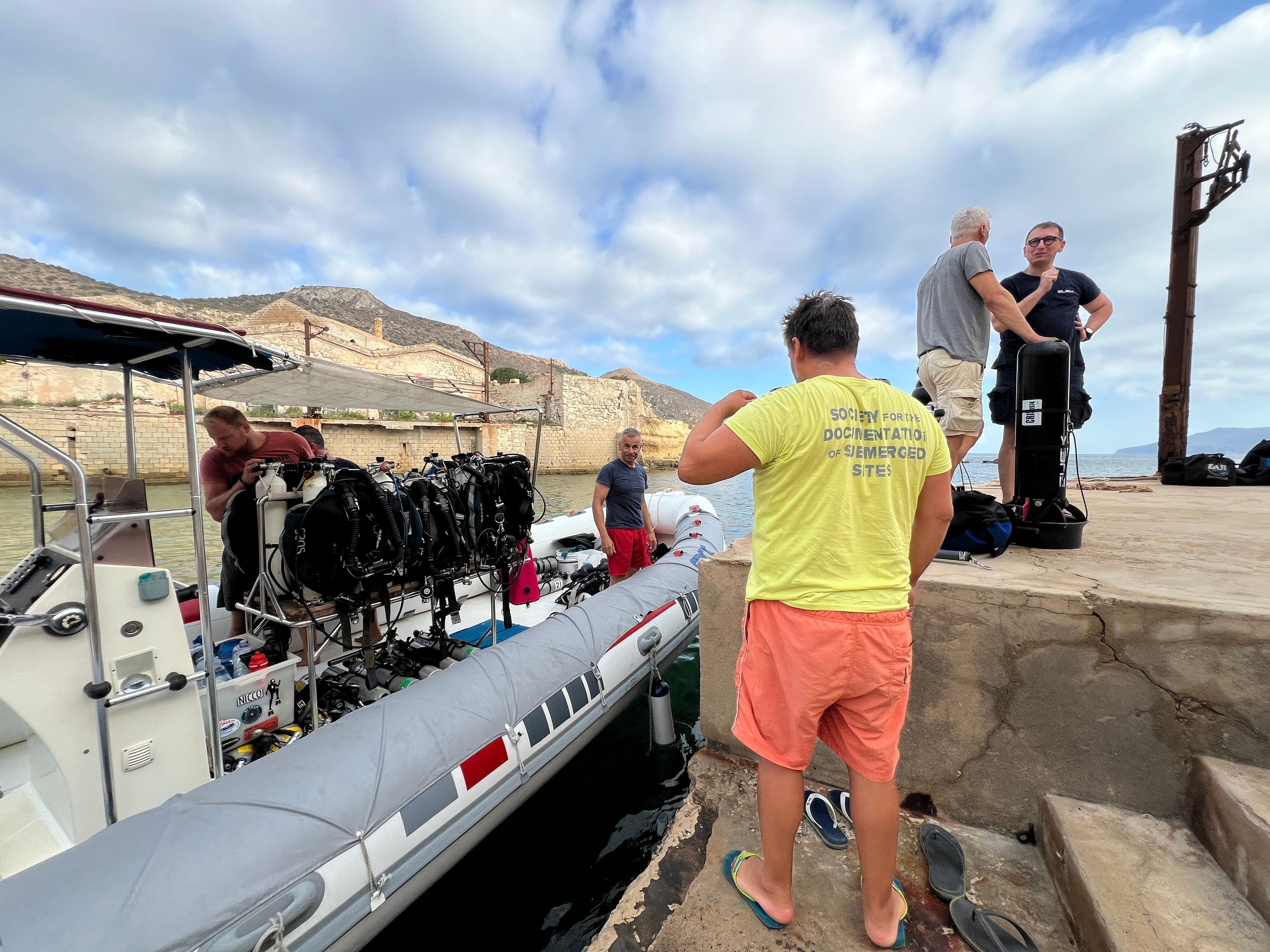 halcyon divers on boat