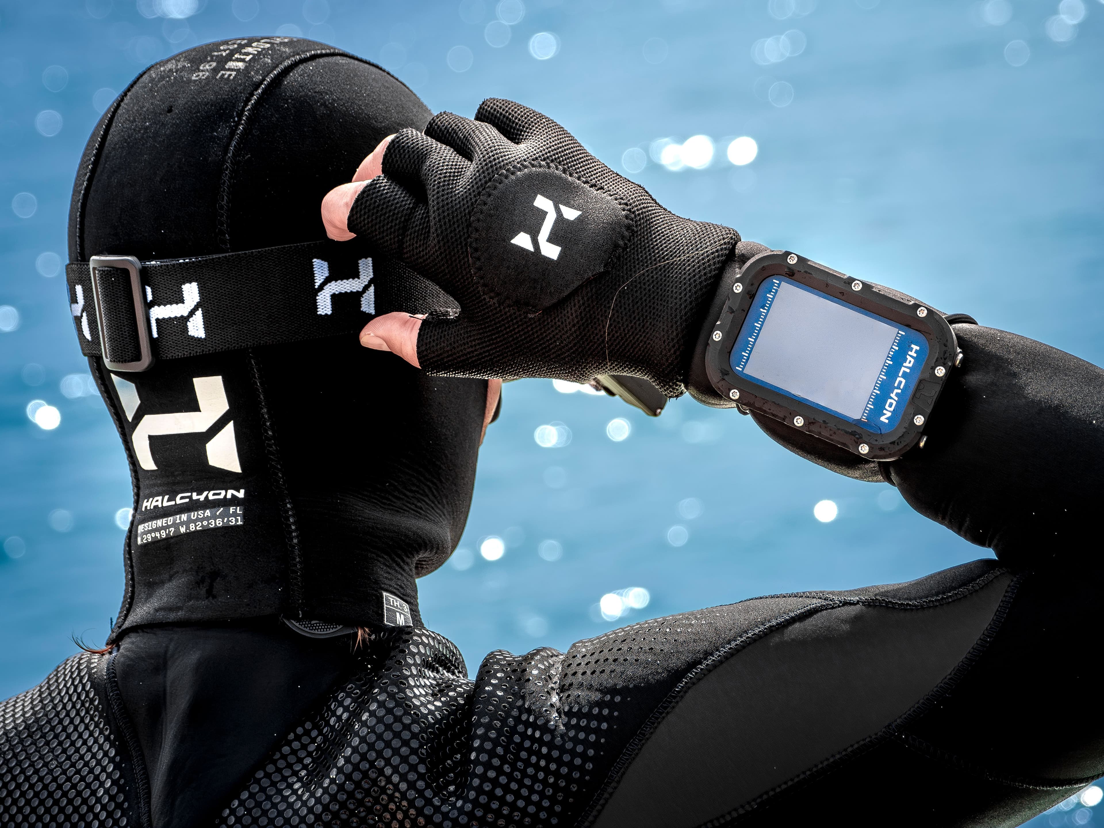halcyon scuba diver
